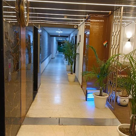 The Dwelling Paradise Otel Greater Noida Dış mekan fotoğraf