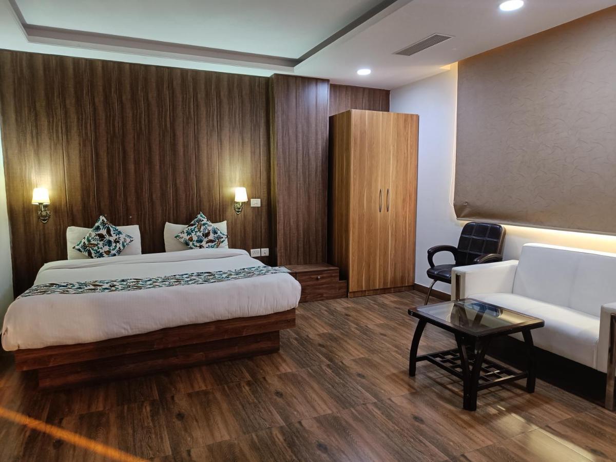 The Dwelling Paradise Otel Greater Noida Dış mekan fotoğraf