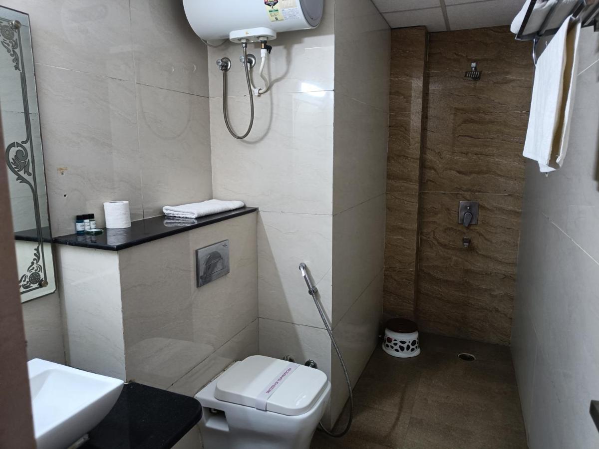 The Dwelling Paradise Otel Greater Noida Dış mekan fotoğraf