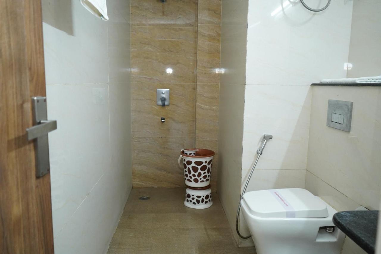 The Dwelling Paradise Otel Greater Noida Dış mekan fotoğraf